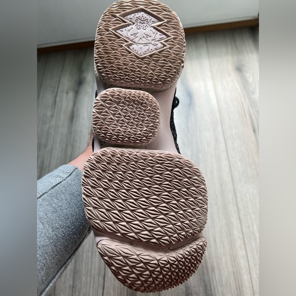 Lebron 15 Nike - Picture 6 of 6